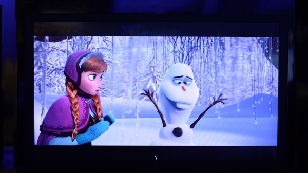 夏普展示13.3英寸8K分辨率OLED屏幕原型_动