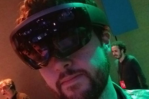 HoloLensյ ΢ȫϢͶӰڿƼ