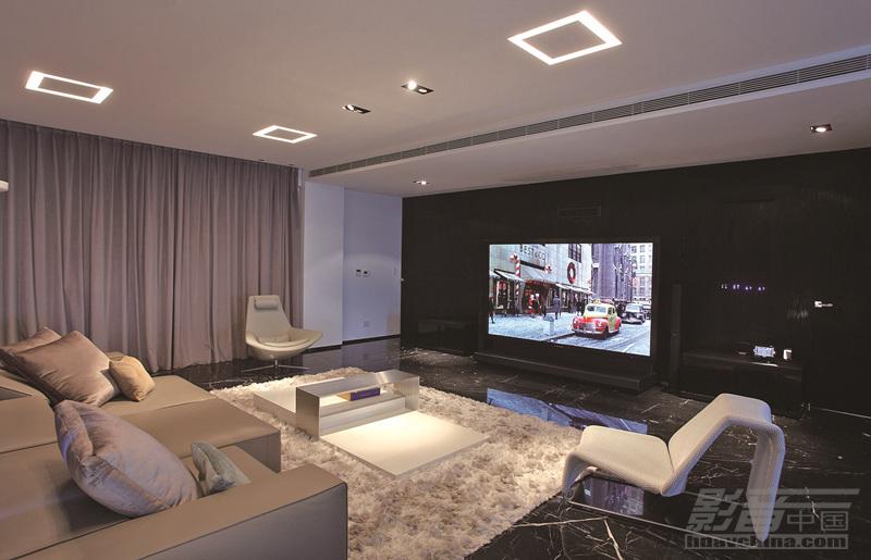 exclusive-living-room-furniture-model_inspiring-black-tile-ideas_fantastic-living-room-home-theater-ideas_contemporary-coffe-table_cool-white-swivel-model.jpg