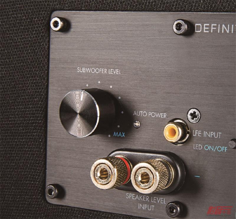 自带有源超低音单元的中置音箱CS9060也应用了智能低音控制技术