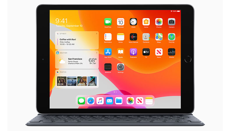 Apple_iPadOS-iPad-7th-Gen-Availability_Smart-Keyboard_092419.jpg