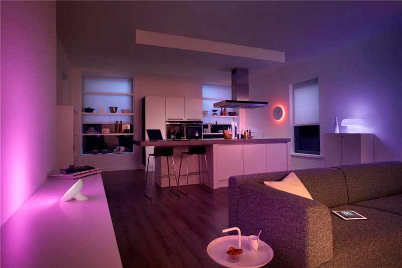 Philips-Hue-Lights-connected-home-ambiance-Cruz.jpg