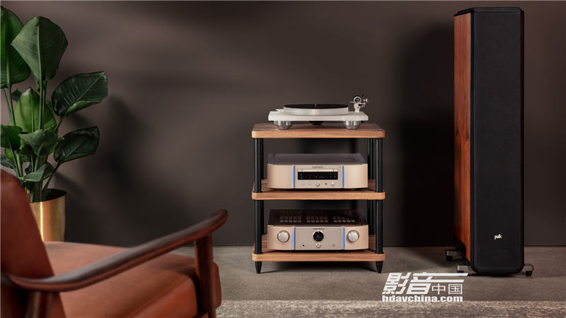 Marantz_PM-SA_12_Lifestyle_Champagne_web.jpg