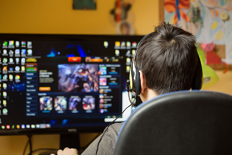 boy-playing-fortnite-video-game.jpg