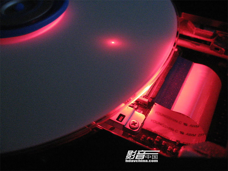 1200px-Dvd-burning-cutaway2.jpg