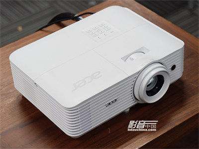 【鉴赏】Acer（宏碁）E8600 4K智能投影机：客厅智能大屏，电影与游戏的利器