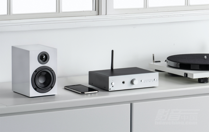 303-PRO-JECT STEREO BOX E.JPG