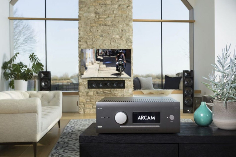 601-Arcam-AVR30-lifestyle-1000x667-1-954x636.JPG