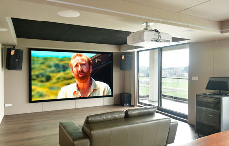 ���ҷá��ƴ���������Ļ��Ӱ����ɽ�к�35ƽ��Ӱ�������ۺ��� ����EPSON 4K����ͶӰ��CH-LS9000W��������