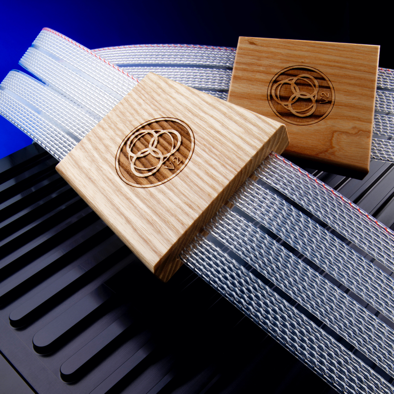 3.V2 Speaker Cable.JPG