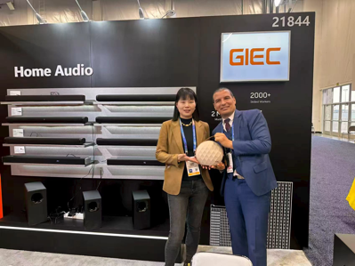 ����Ѷ���ܿ�Q20��Ʒ����CES���㣺񷶥�����Ȧ������ԭ����������