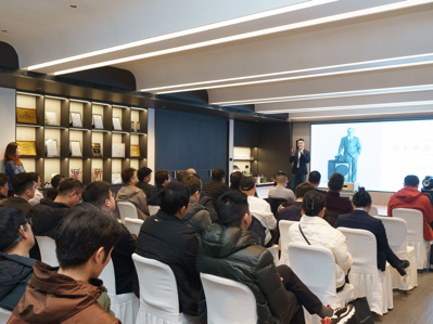 ����Ѷ���Ϸʽ��࣬���ִ��ݣ������üҡ���������˽����