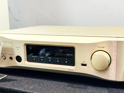 ���Ƽ����������꣬һ�������Esoteric N-05 XD ��棬����Hi-End�����¾���