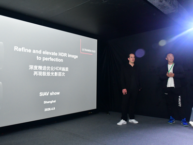 ˫����Ļ����ʽ���� SIM2 Ultranero 4S Duo˫��ͶӰϵͳ�����׷�