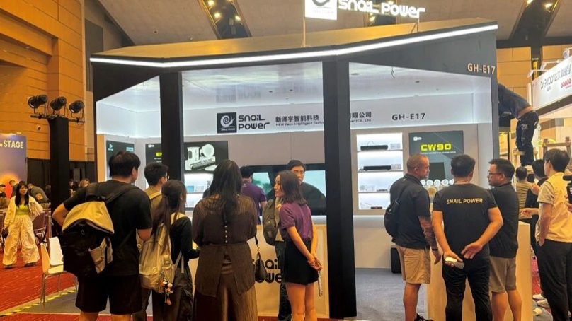 \ 10月27日香港国际秋季灯饰展在香港_003.JPG