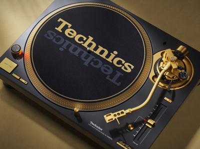 Technics SL-1200 55����������ڽ����̣���ɫ��ѡ��һ��С�ĵ�����Ⱦ�ס���